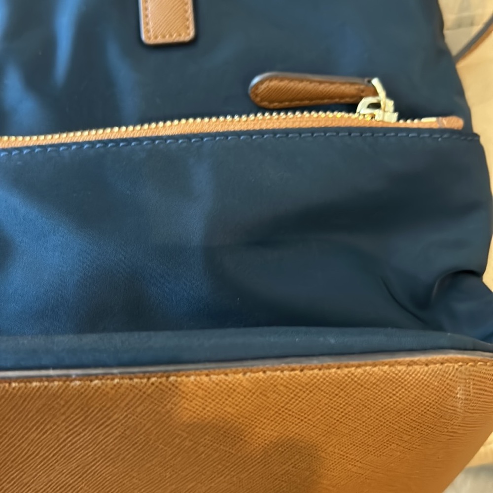 Micheal Kors Black cloth shoulder bag trimmed in brown - Picture 10 of 13